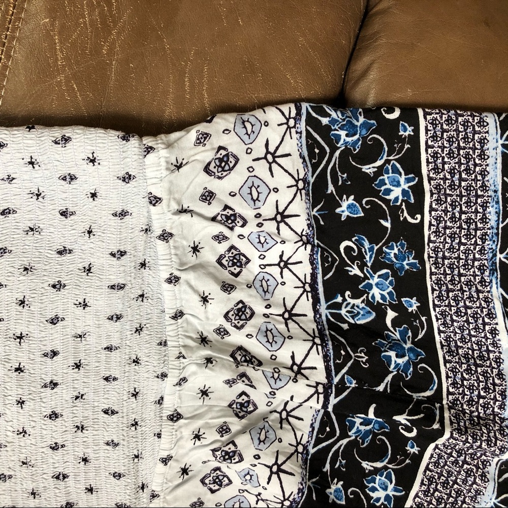 Patterned Halter Top Romper - Picture 4 of 7